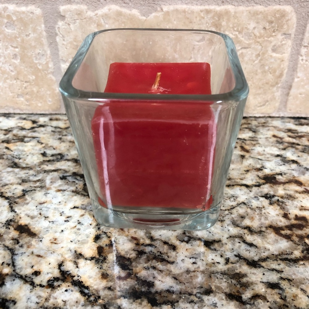 1️⃣6️⃣ Pieces Assortment of Year-Round Candles 🕯️ 🥧🎅🏻☀️ - Picture 5 of 13
